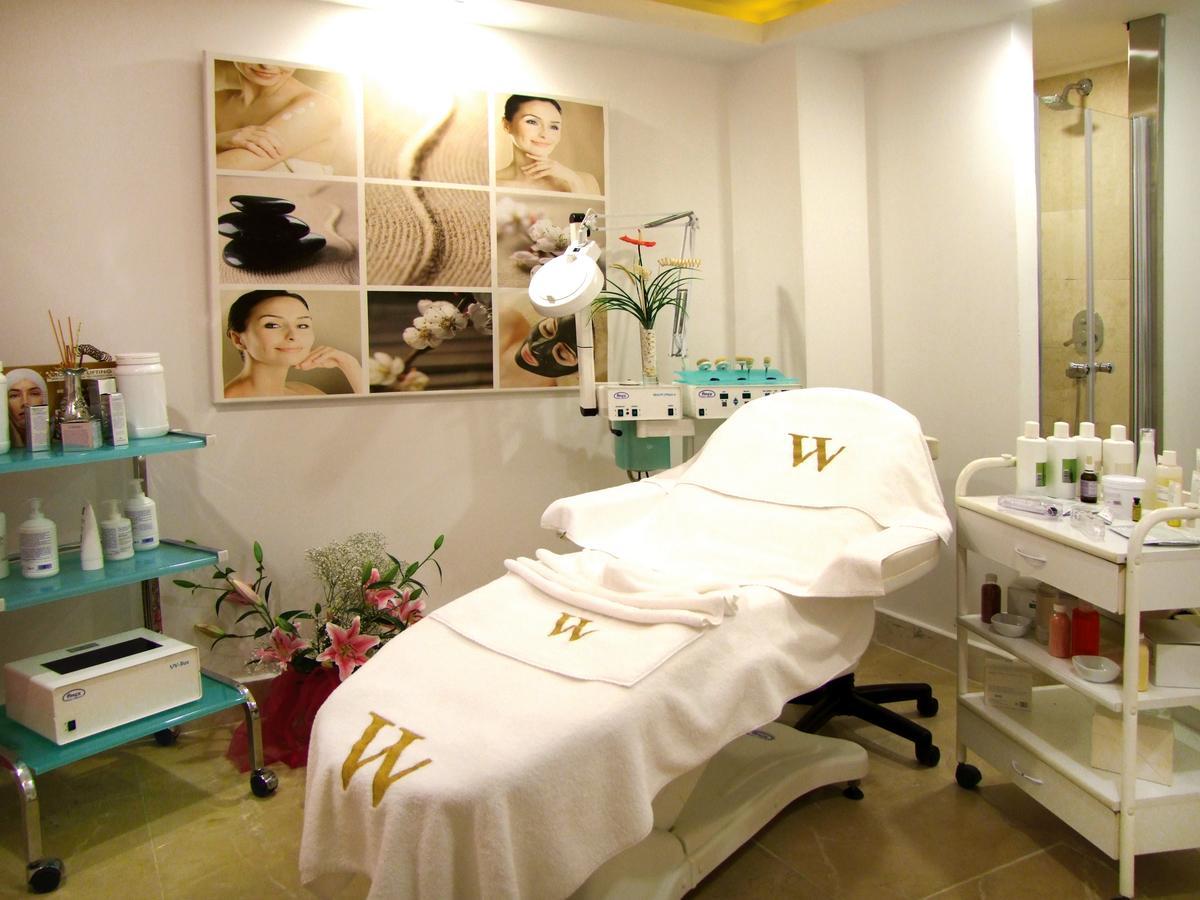 Wise & - Adults Only Otel 3*