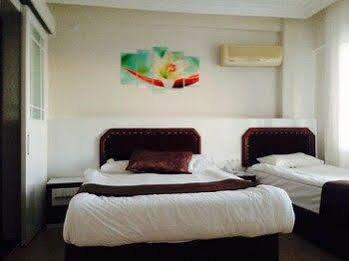 Simsek Otel 3*