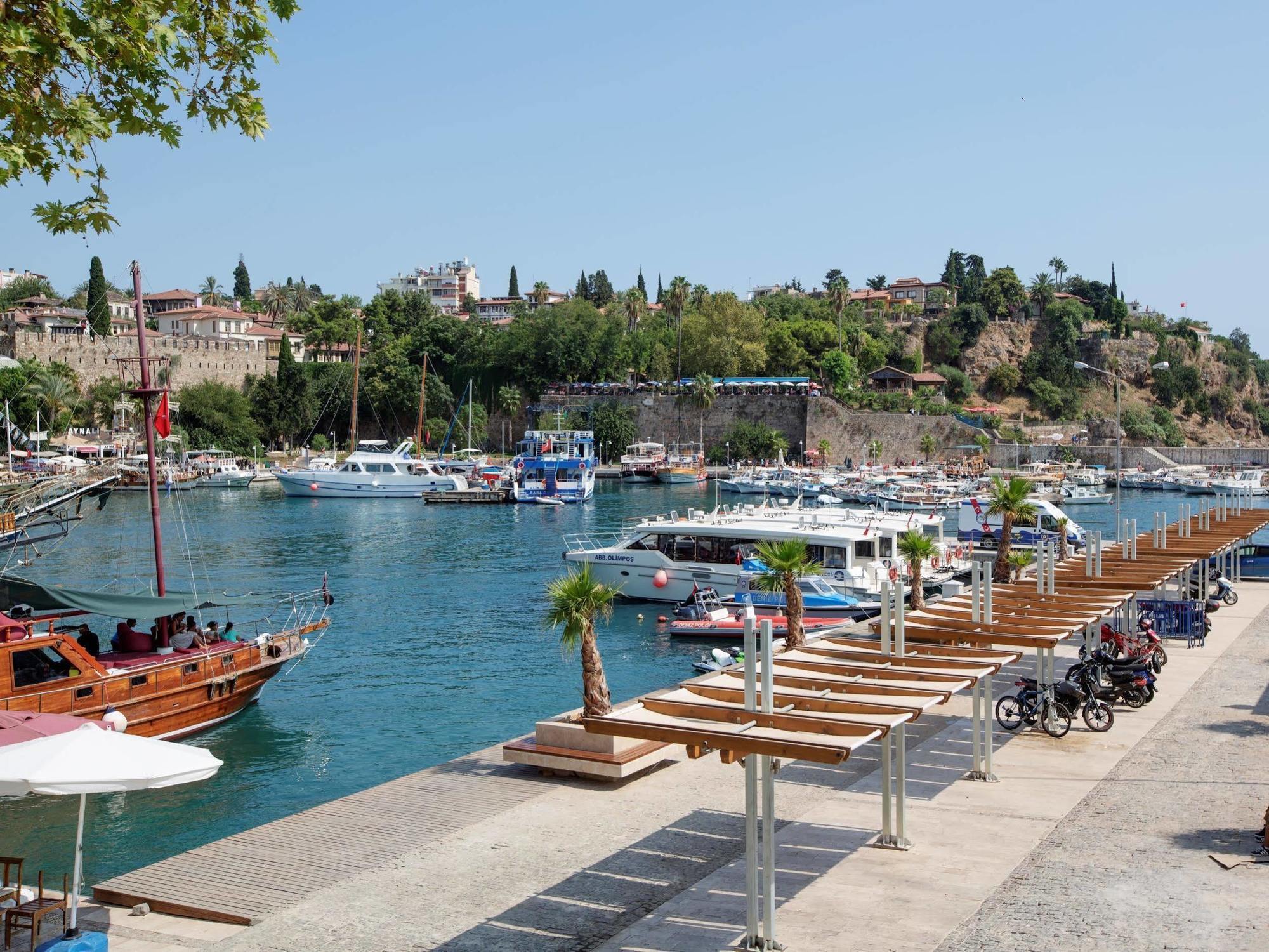 Hotel Adalya Port 4*