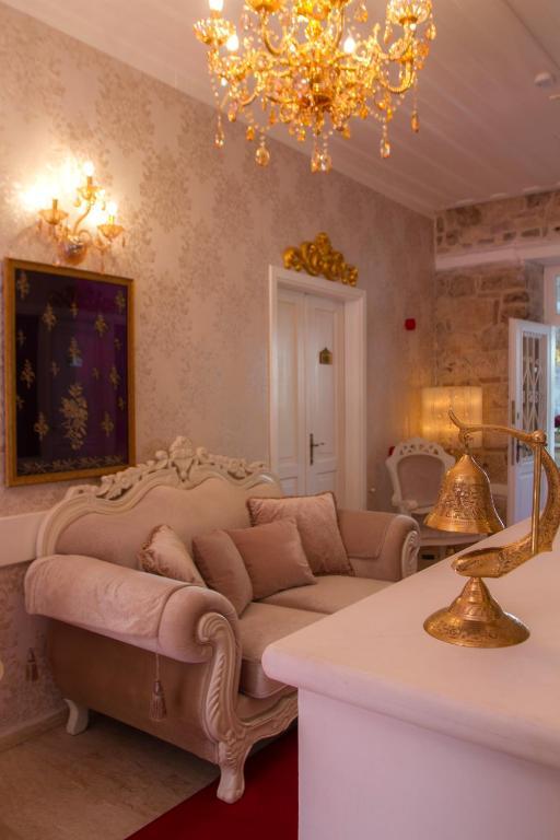 Lavin Hotel 5*
