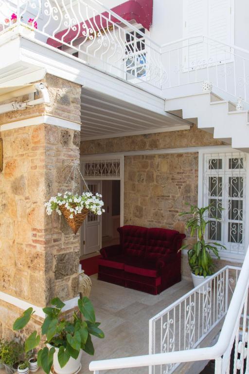 Lavin Hotel