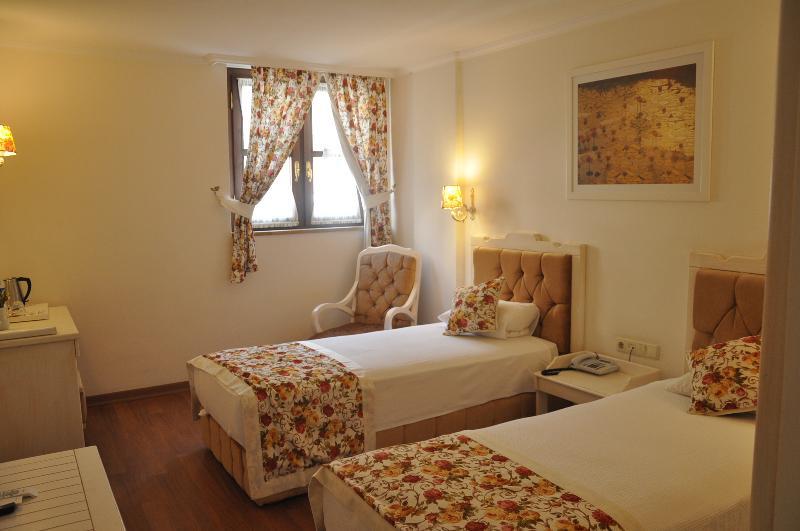 Adalya Port Hotel 4*