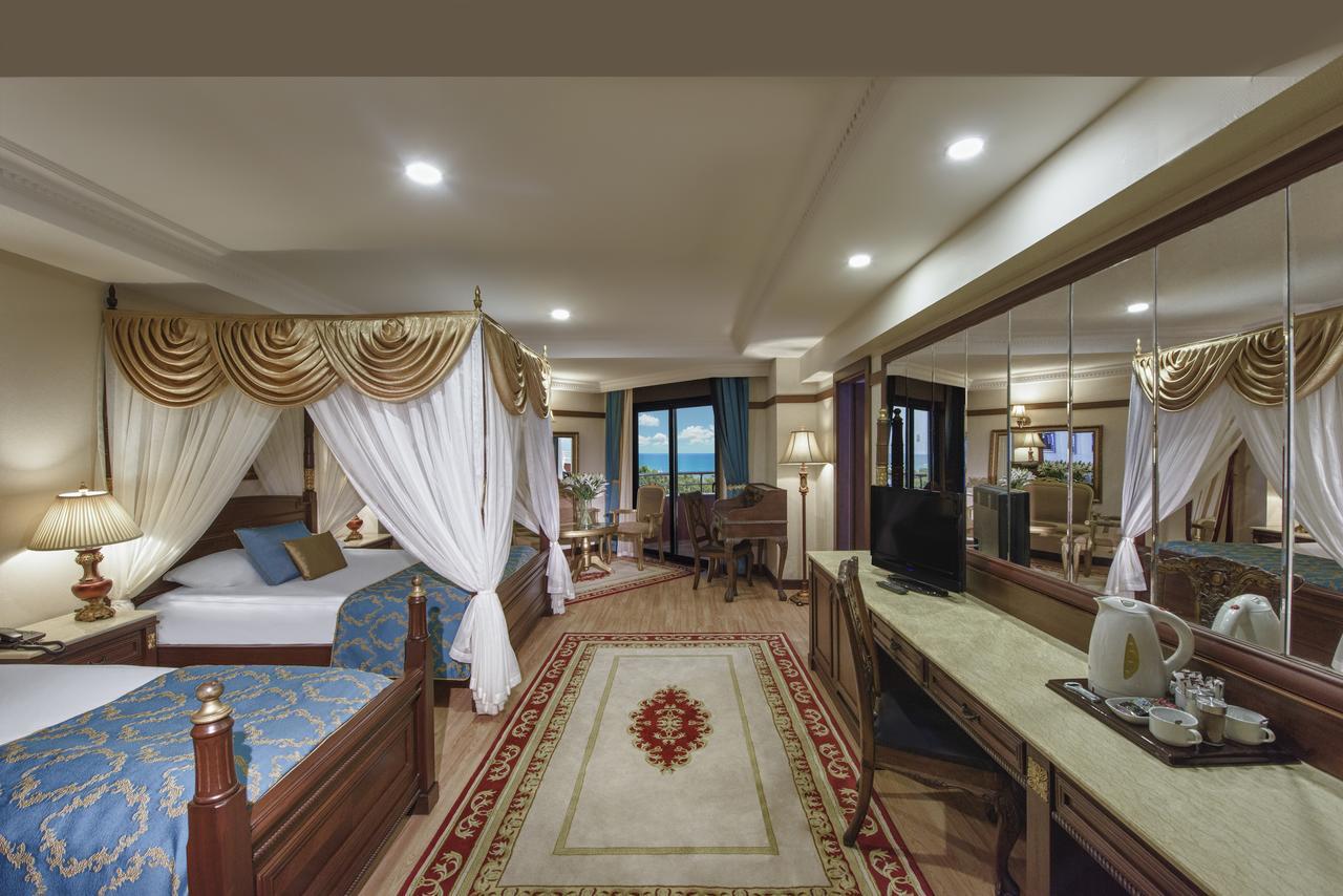 Delphin Palace Resort