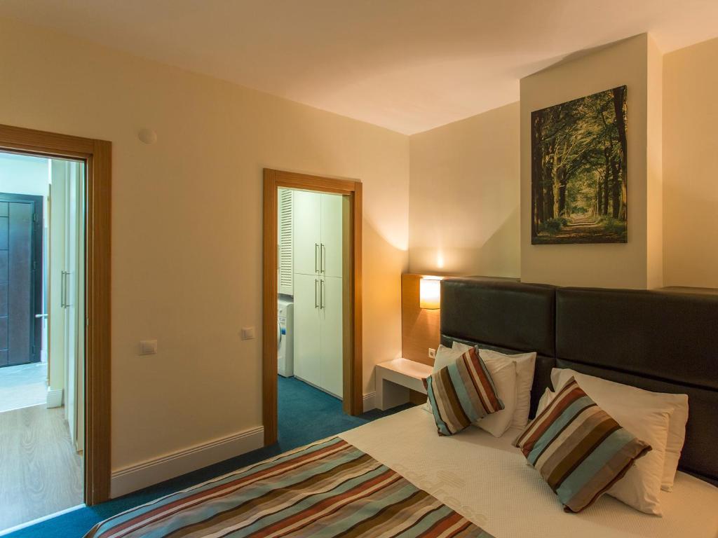 Address Aparthotel 4*