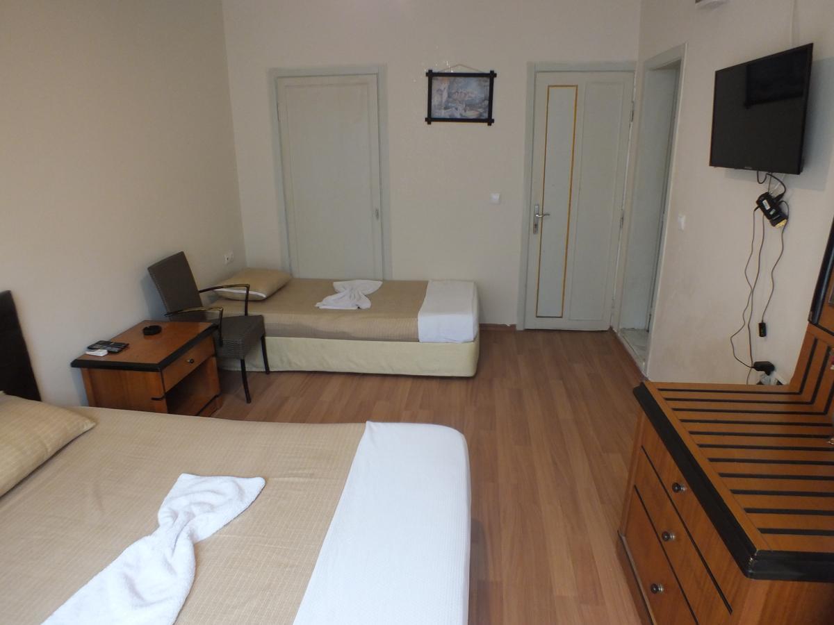 Hostel Uyar Palace *