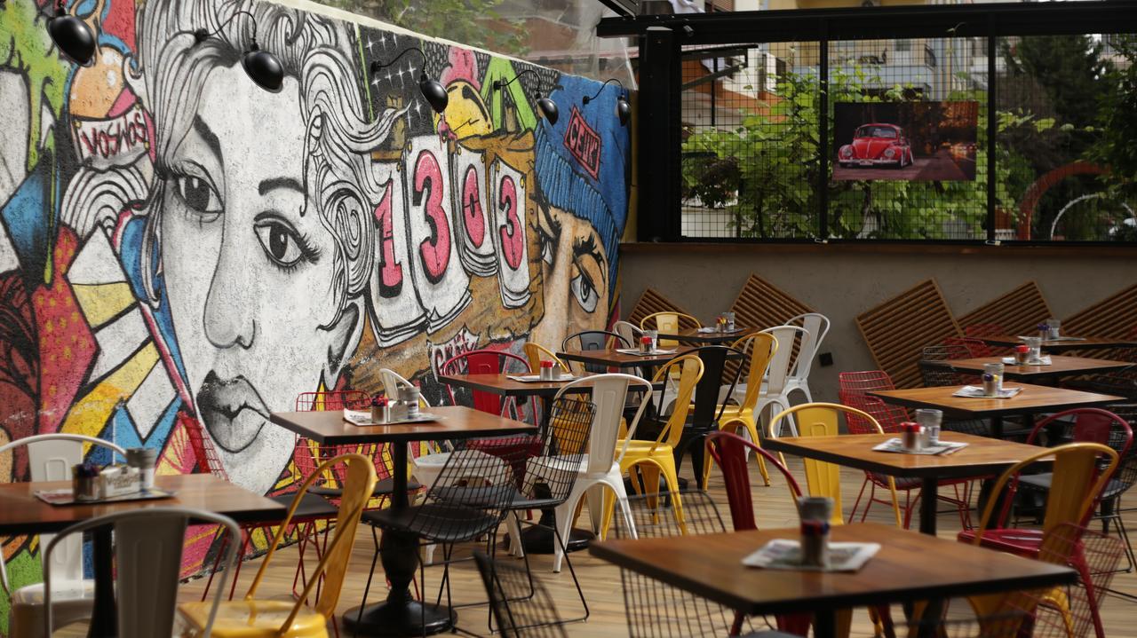 Hotel Voswos Garage Coffee Antalya