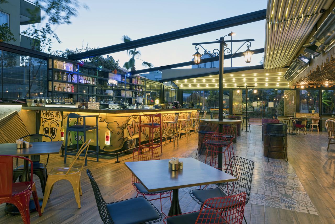 Voswos Garage Coffee Hotel 3*