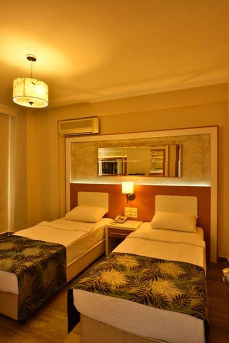 Dolphin Family Hotel