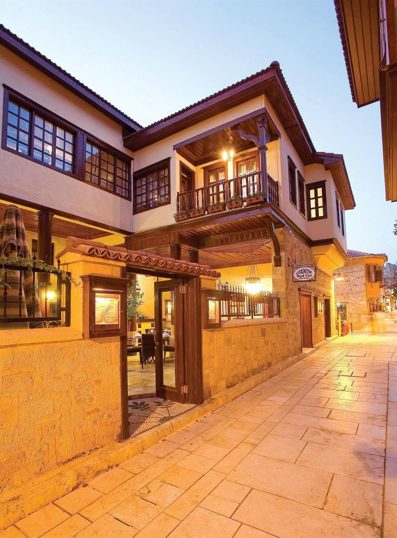 Cicerone Hotel