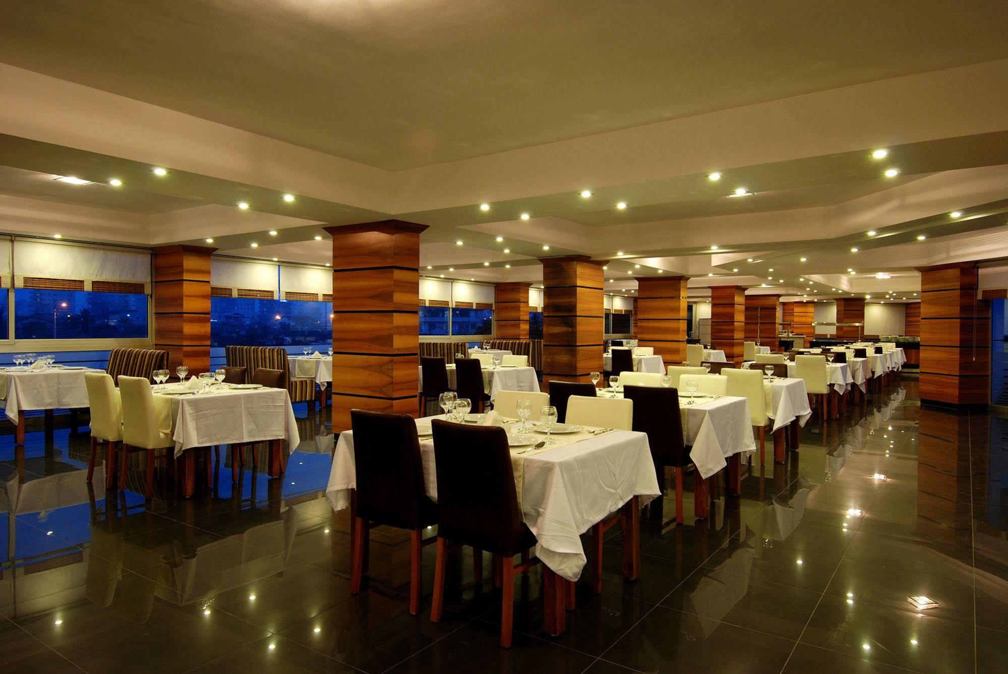 Han Hotel Otel 3*
