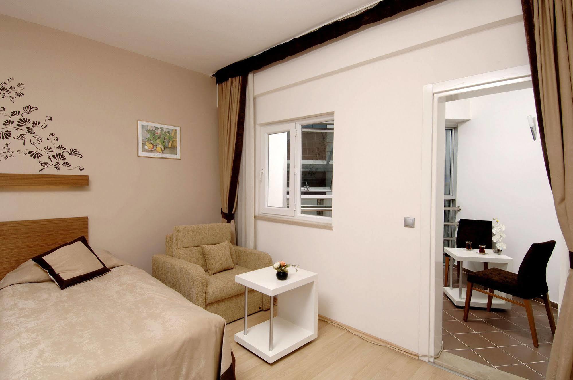 Han Hotel Otel 3*