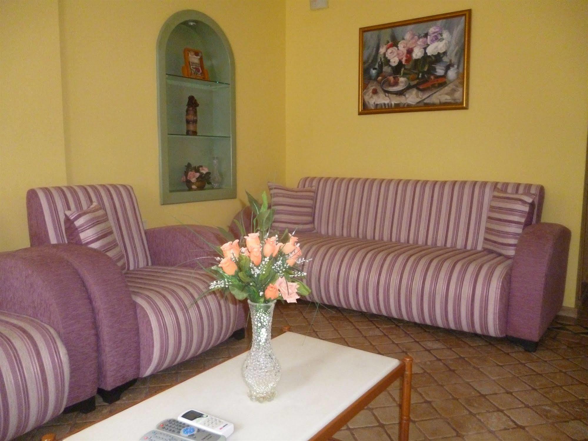 Otel Frankfurt 2*