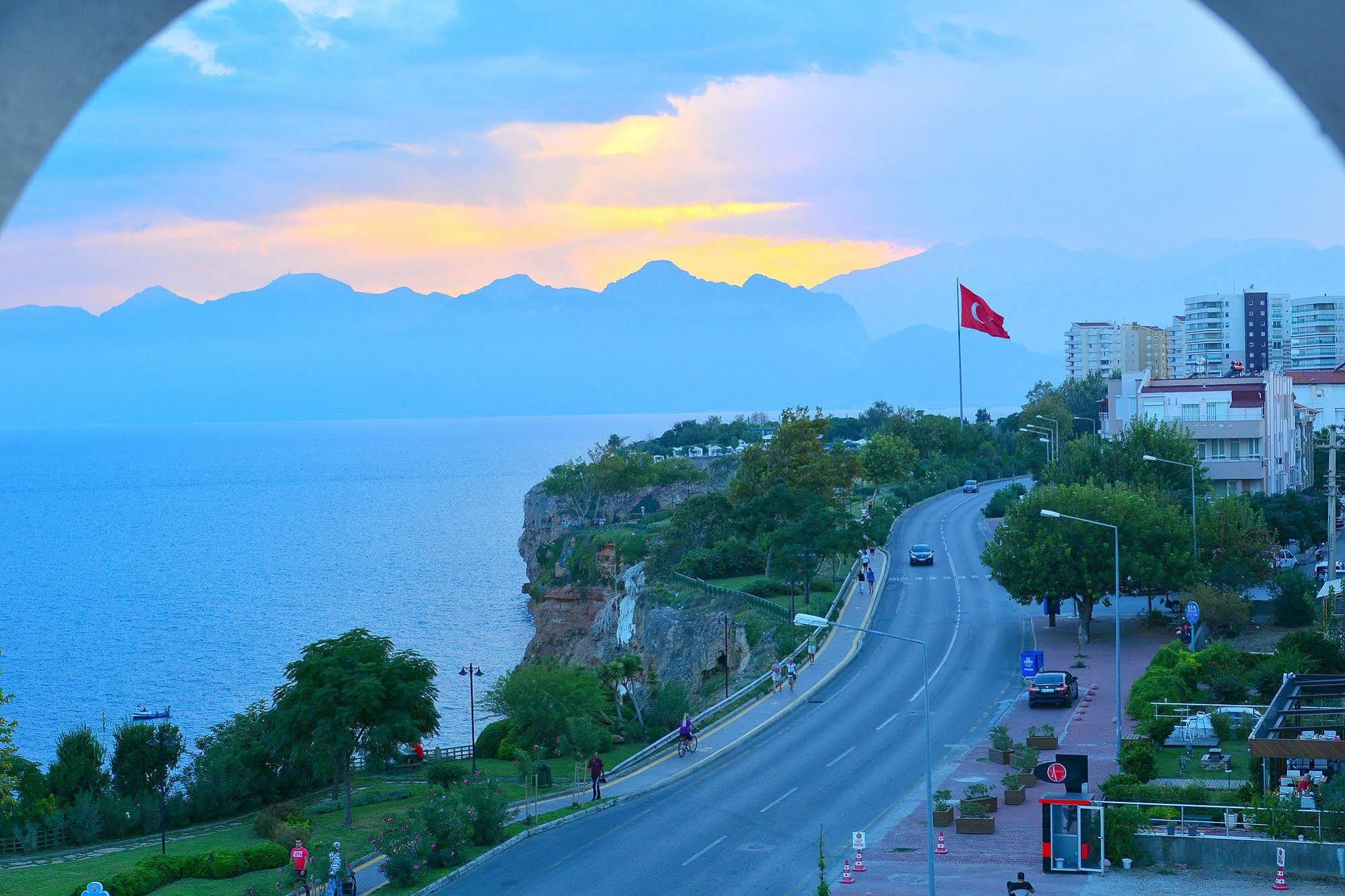 Otel Nebilux