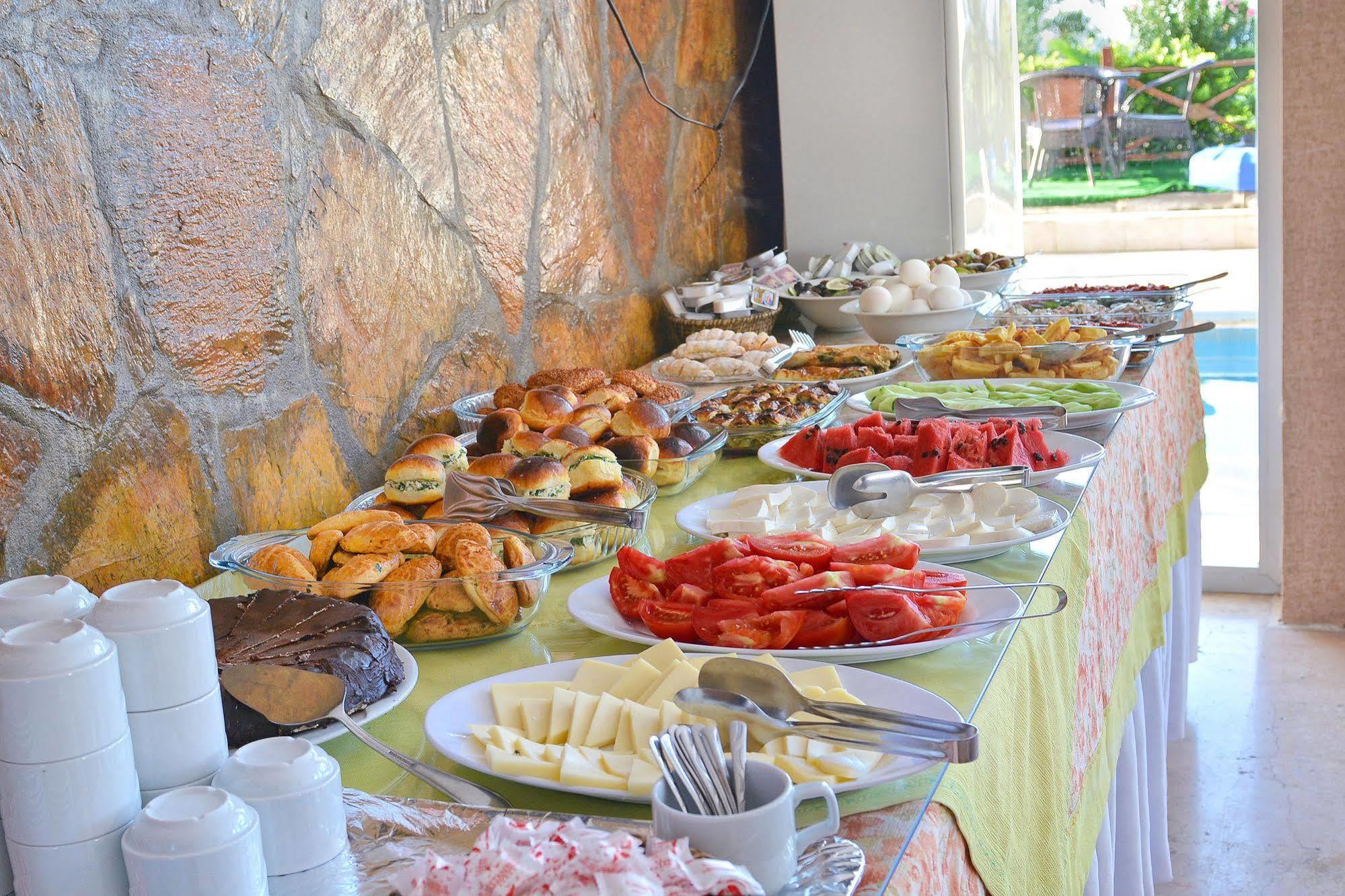 Otel Nebilux 2*