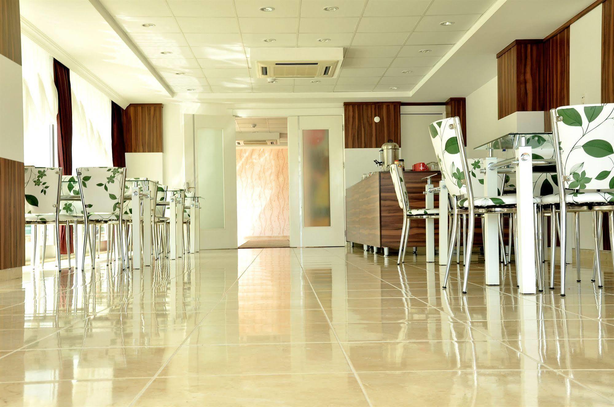 Volkii Hotel 2*
