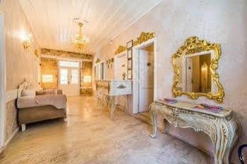 Hotel Lavin 5*