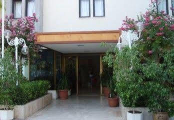 Aparthotel Tunali 3*
