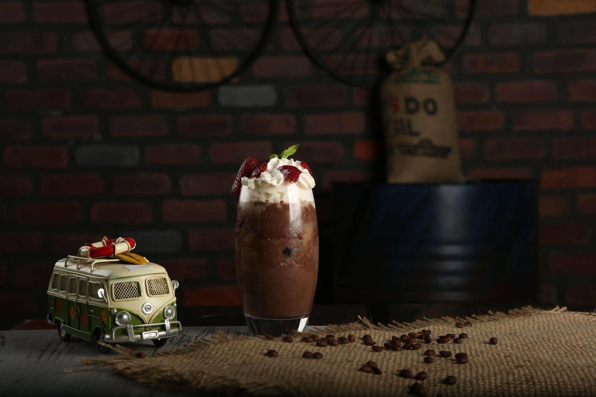 Voswos Garage Coffee Antalya