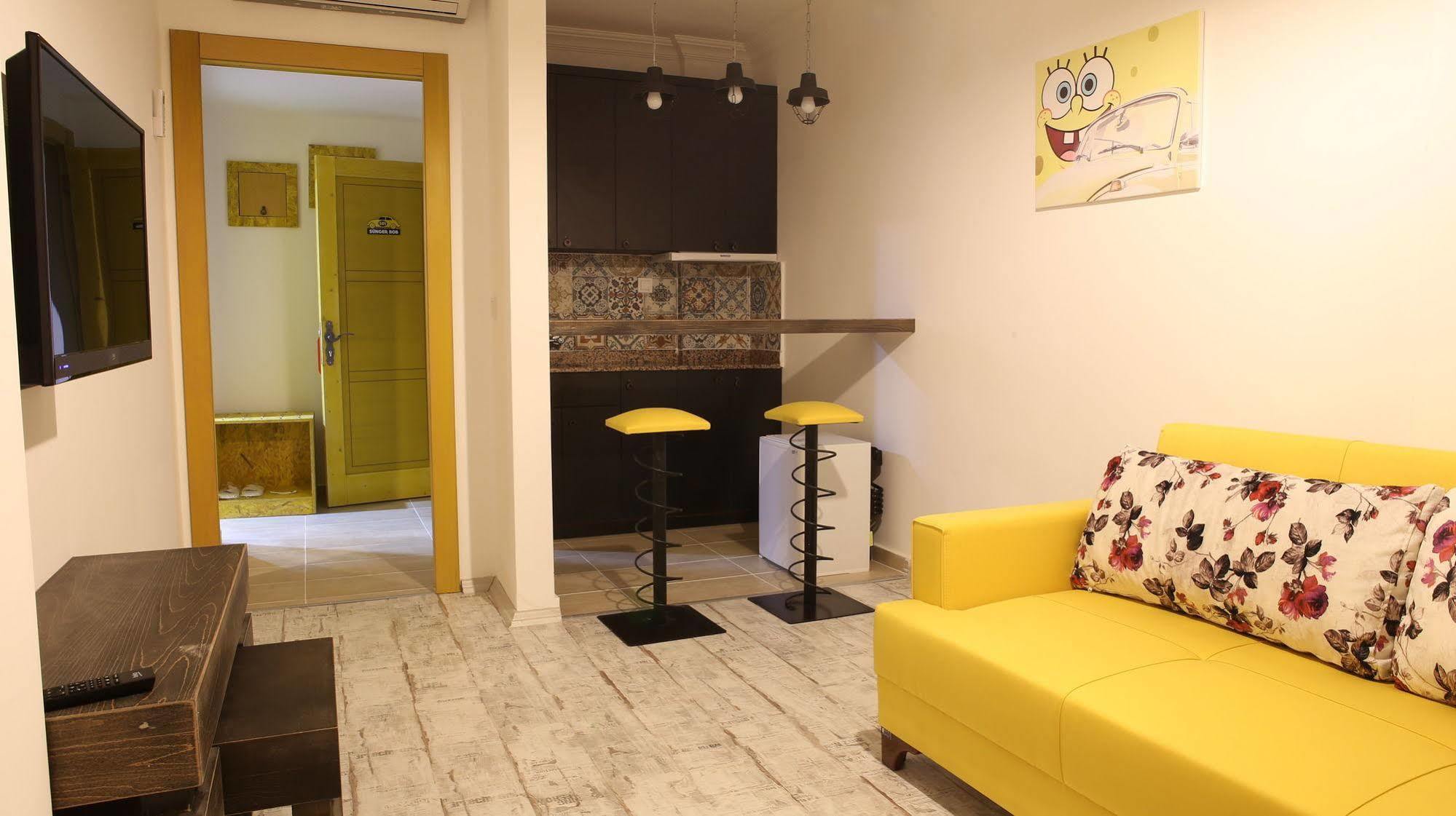 Hotel Voswos Garage Coffee 3*