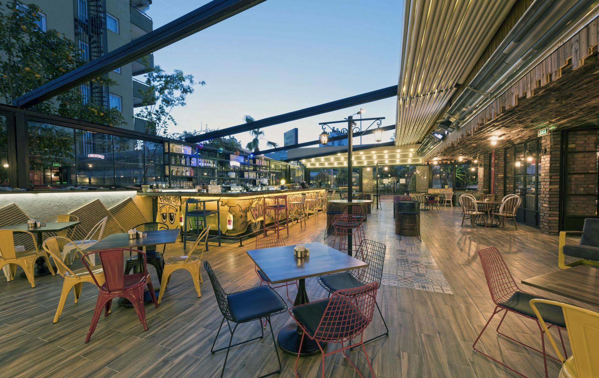 Hotel Voswos Garage Coffee Antalya