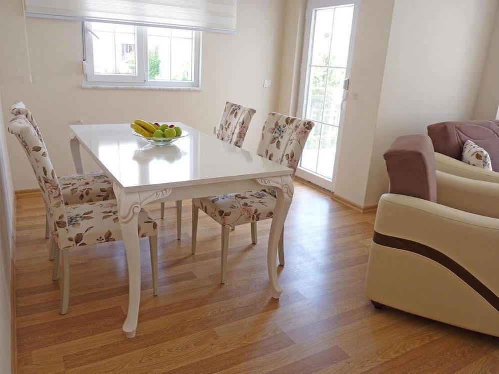 White Star Apartment *