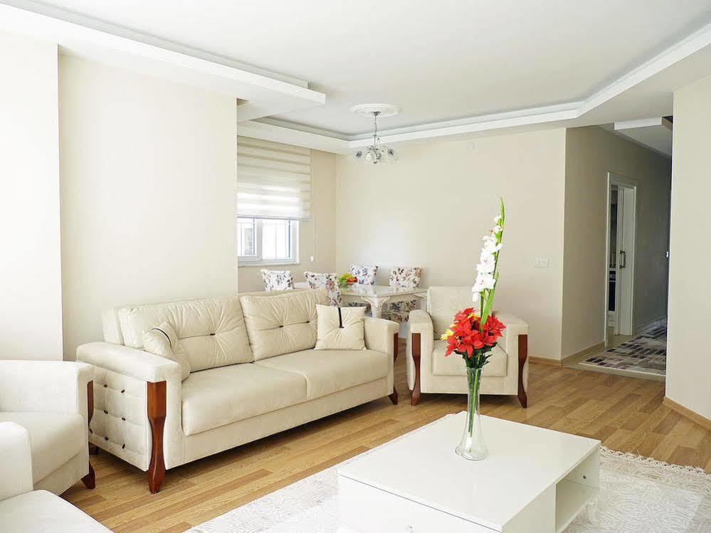 White Star Apartment *