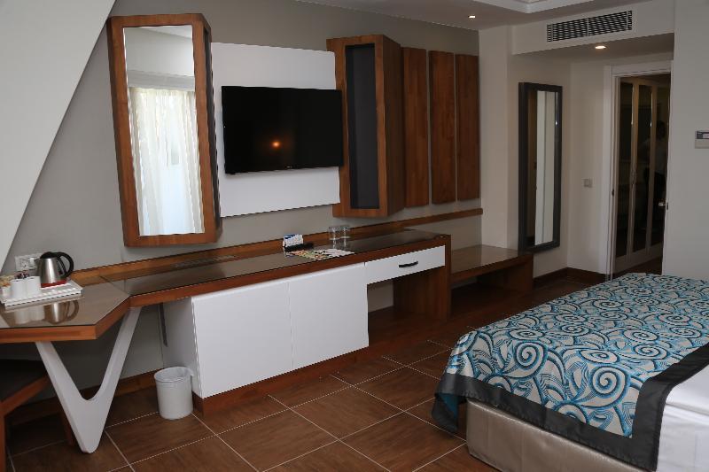 Hotel Crystal Waterworld Park 5*