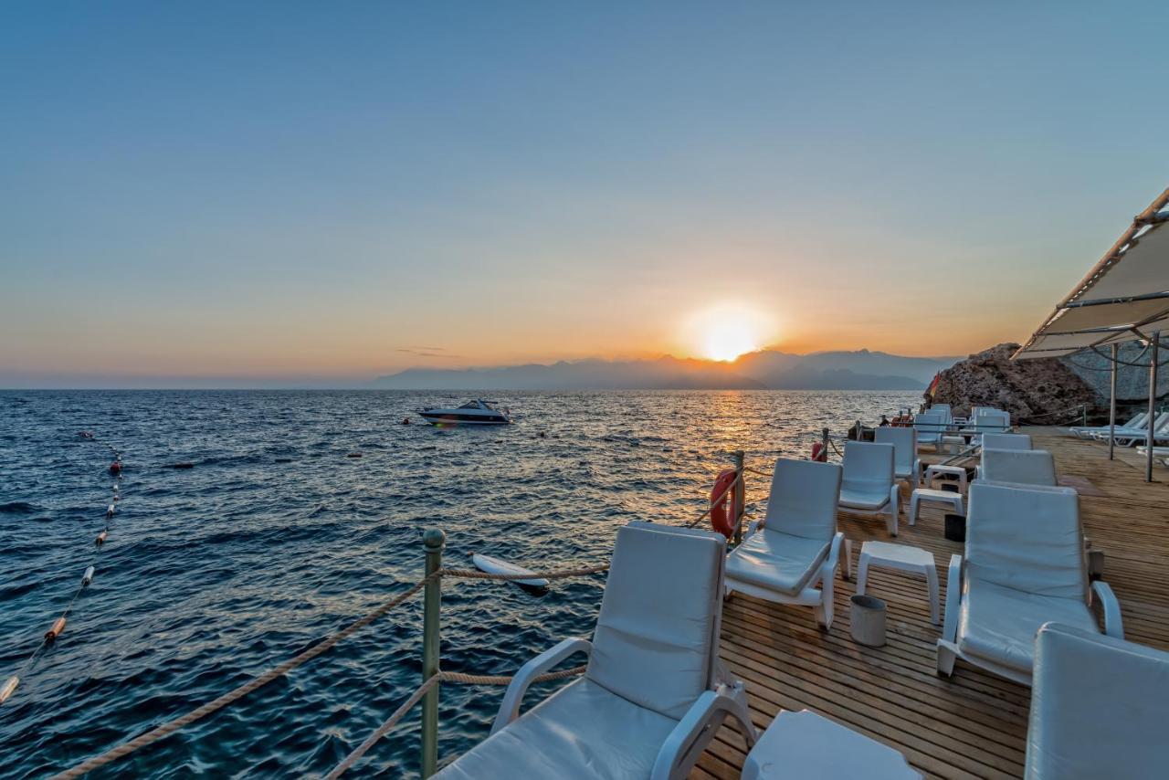 Otel Adonis