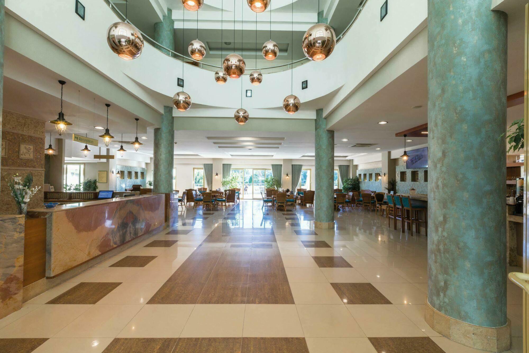 Side Breeze Otel 5*
