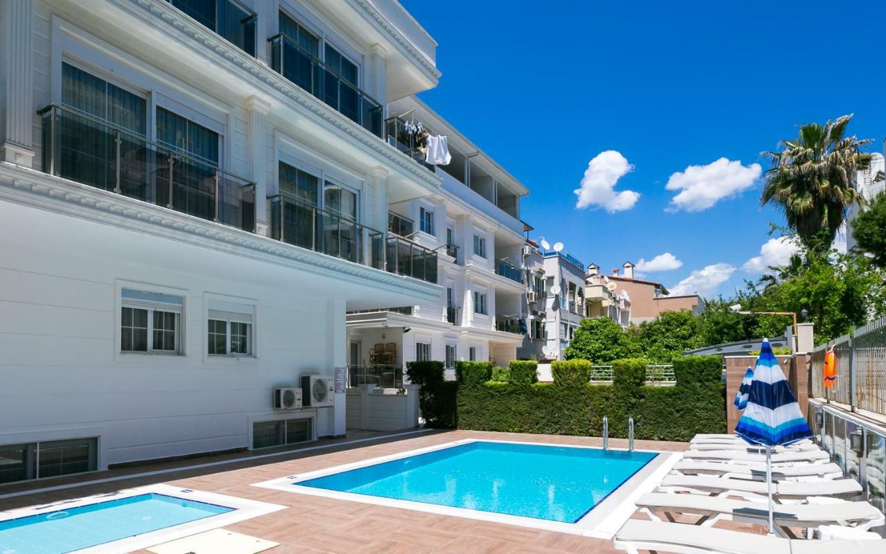 White Star Apartment