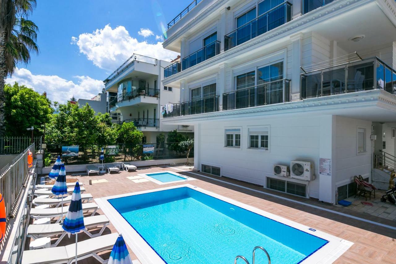 White Star Apartment *
