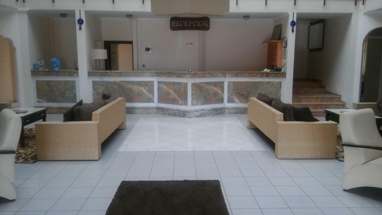 Ales Park Hotel *