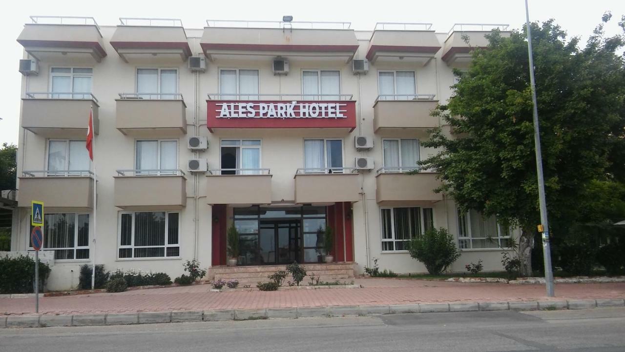 Ales Park Hotel *