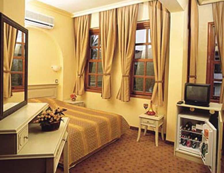 Argos Hotel 3*