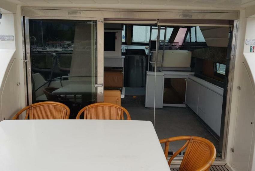 Azce Yatcilik Botel