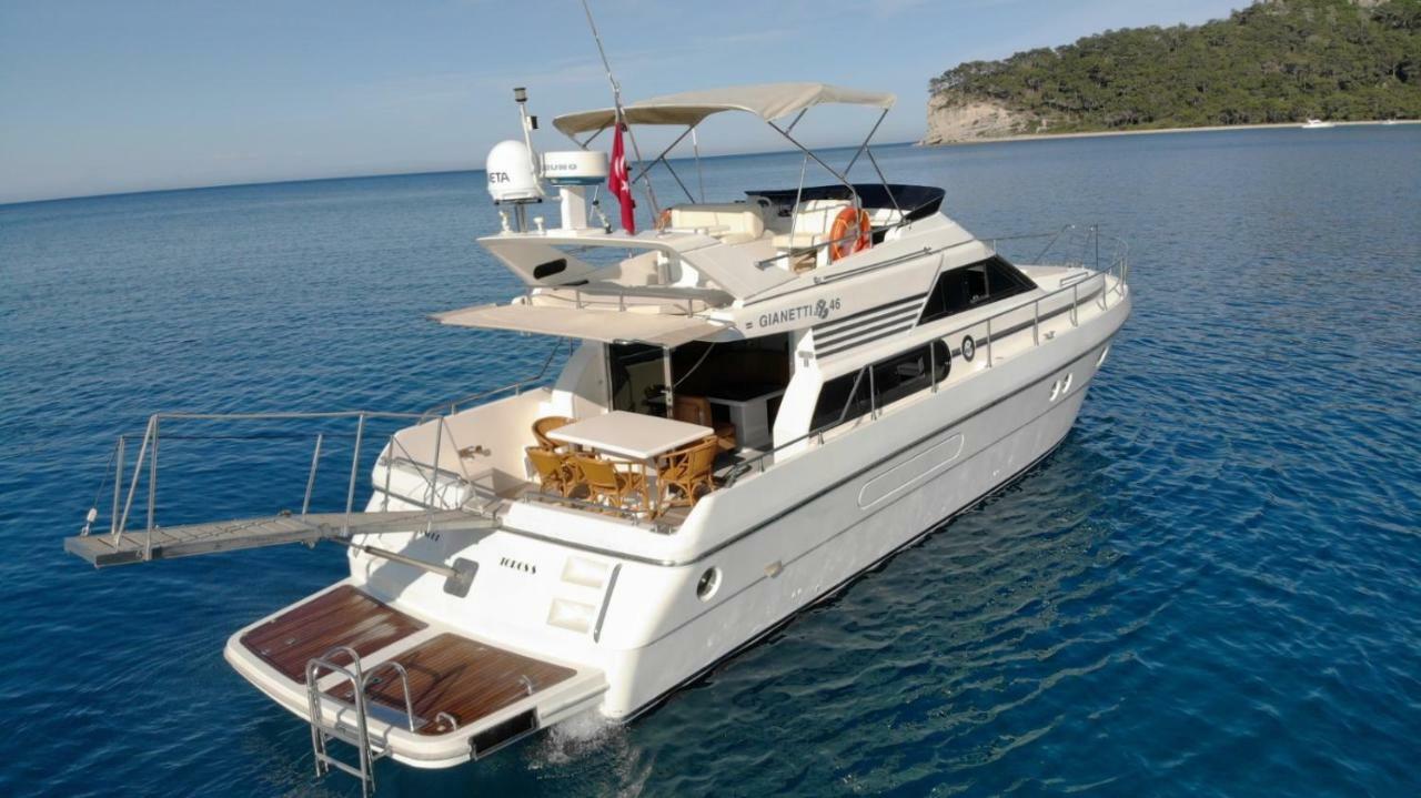 Azce Yatcilik Botel