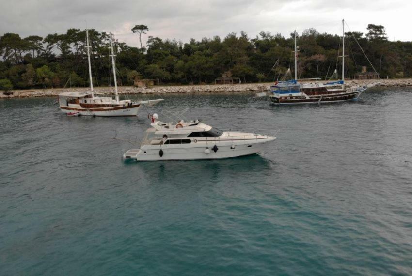 Botel Azce Yatcilik