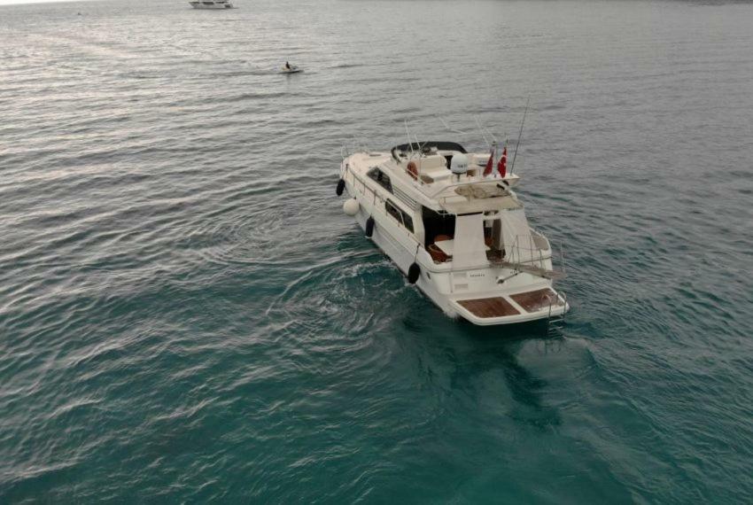 Botel Azce Yatcilik