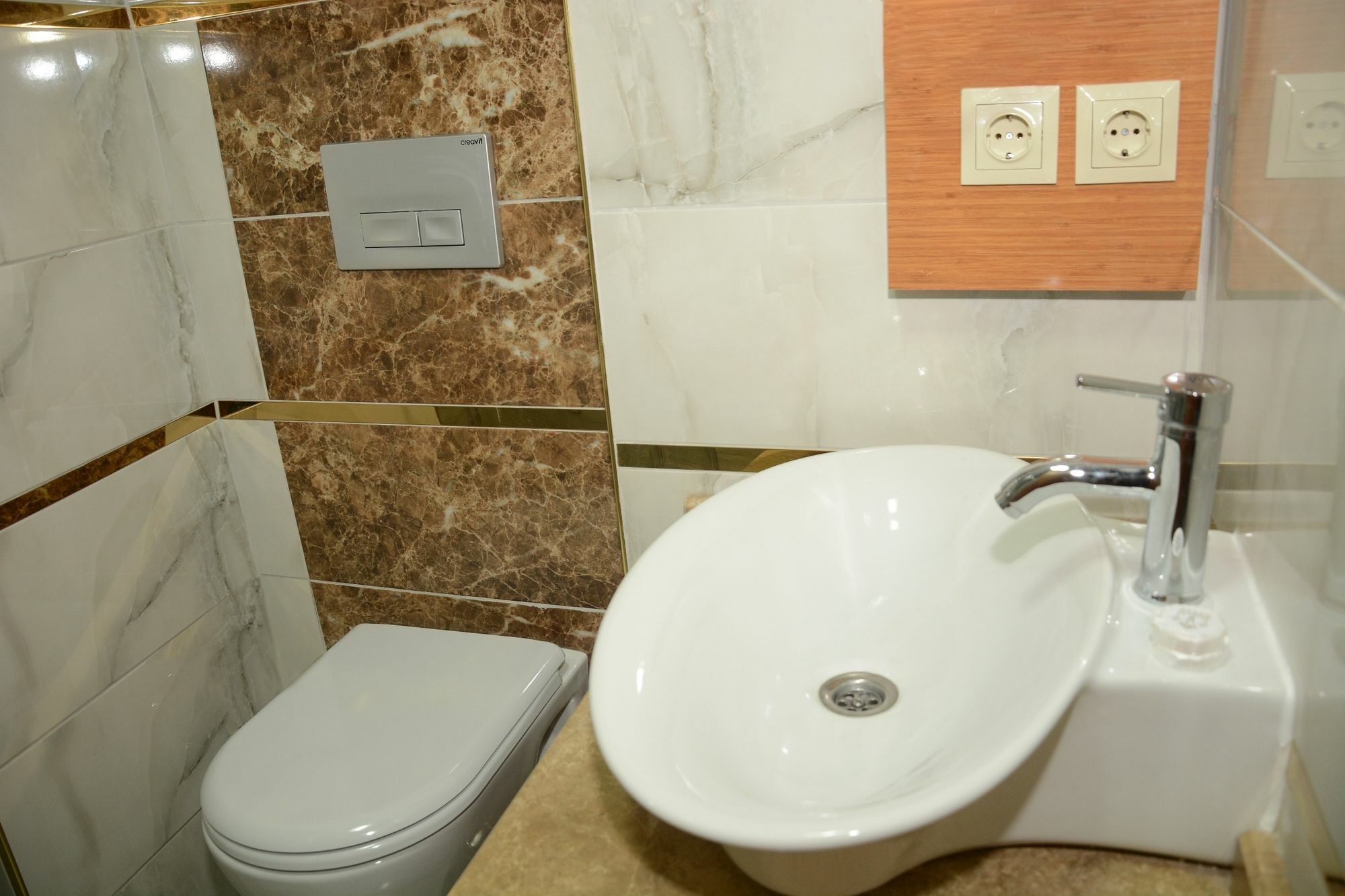 Hotel Derin