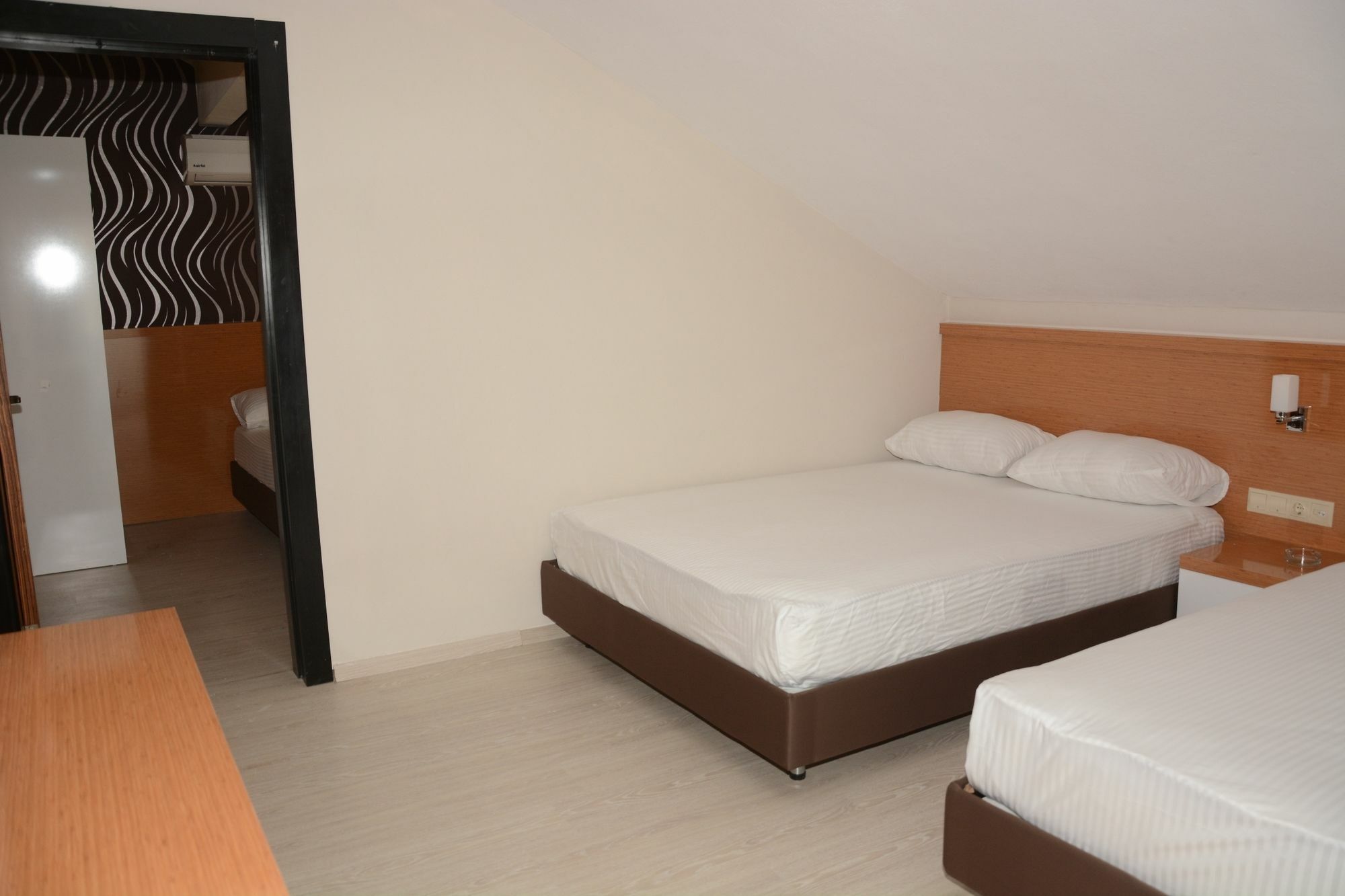 Otel Derin