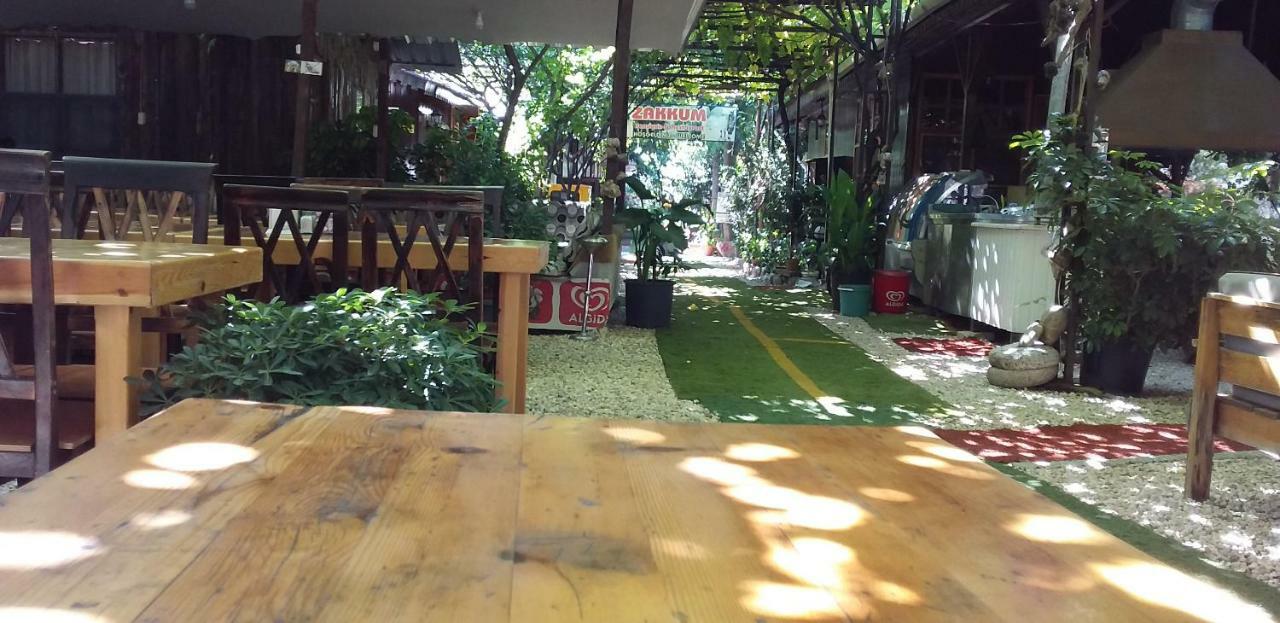 Zakkum Homestay *
