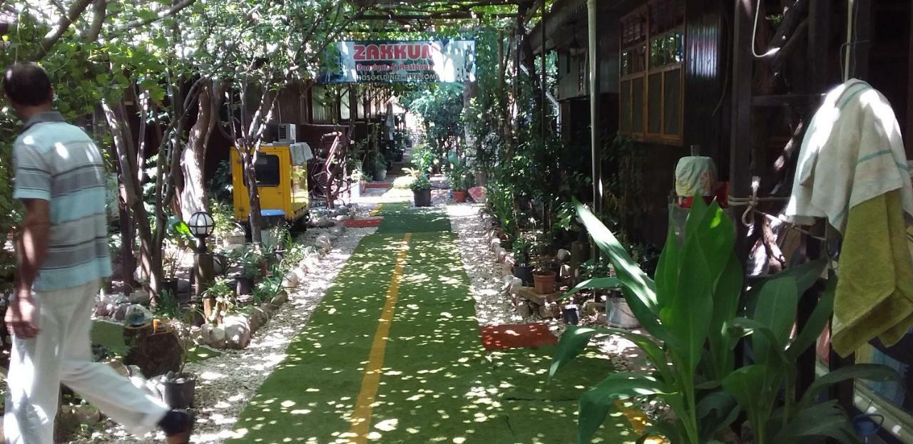 Zakkum Homestay *