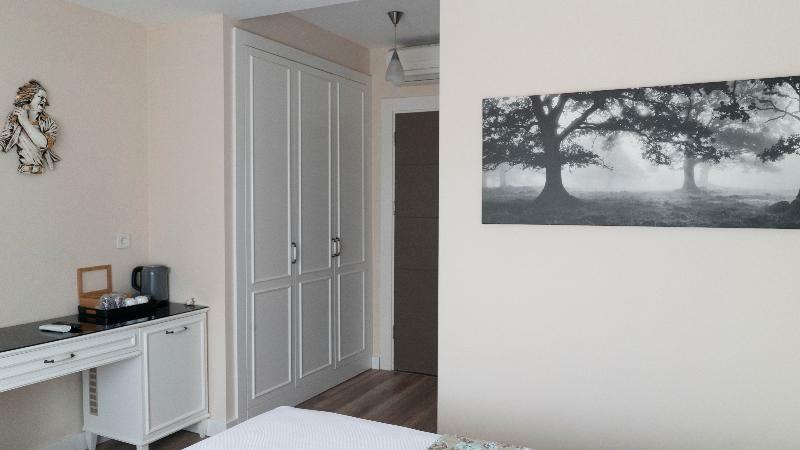 Microyal Otel