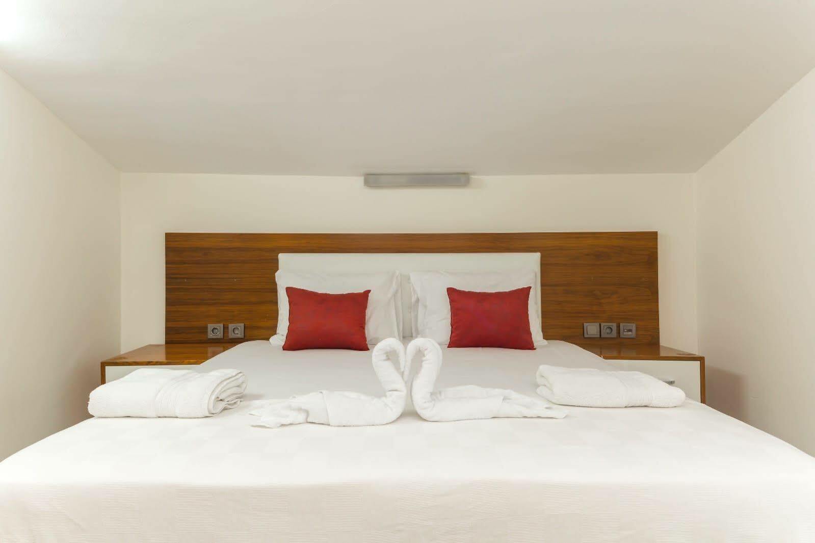 Tema Lara Hotel 2*