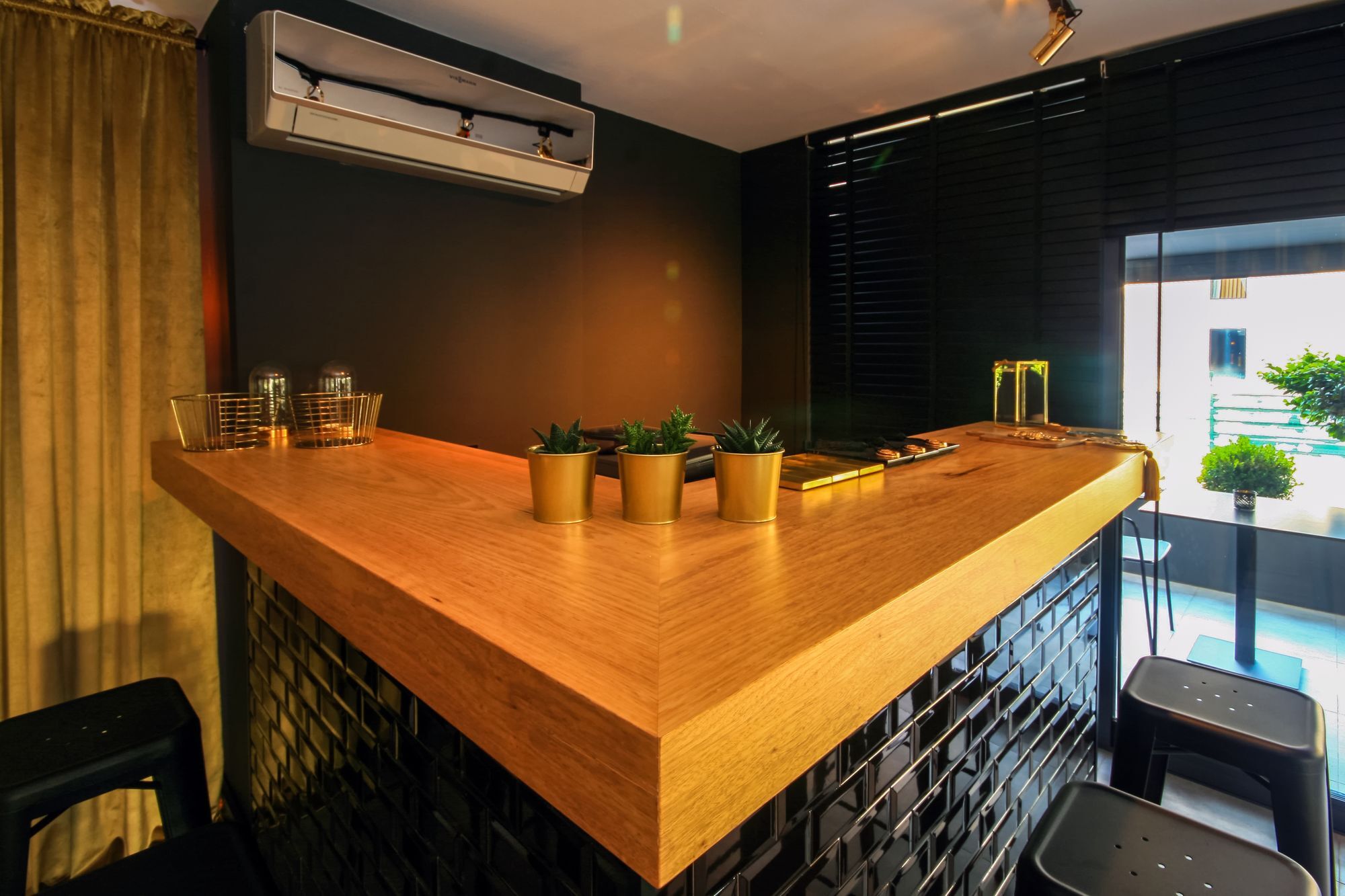 Loft 1502 *