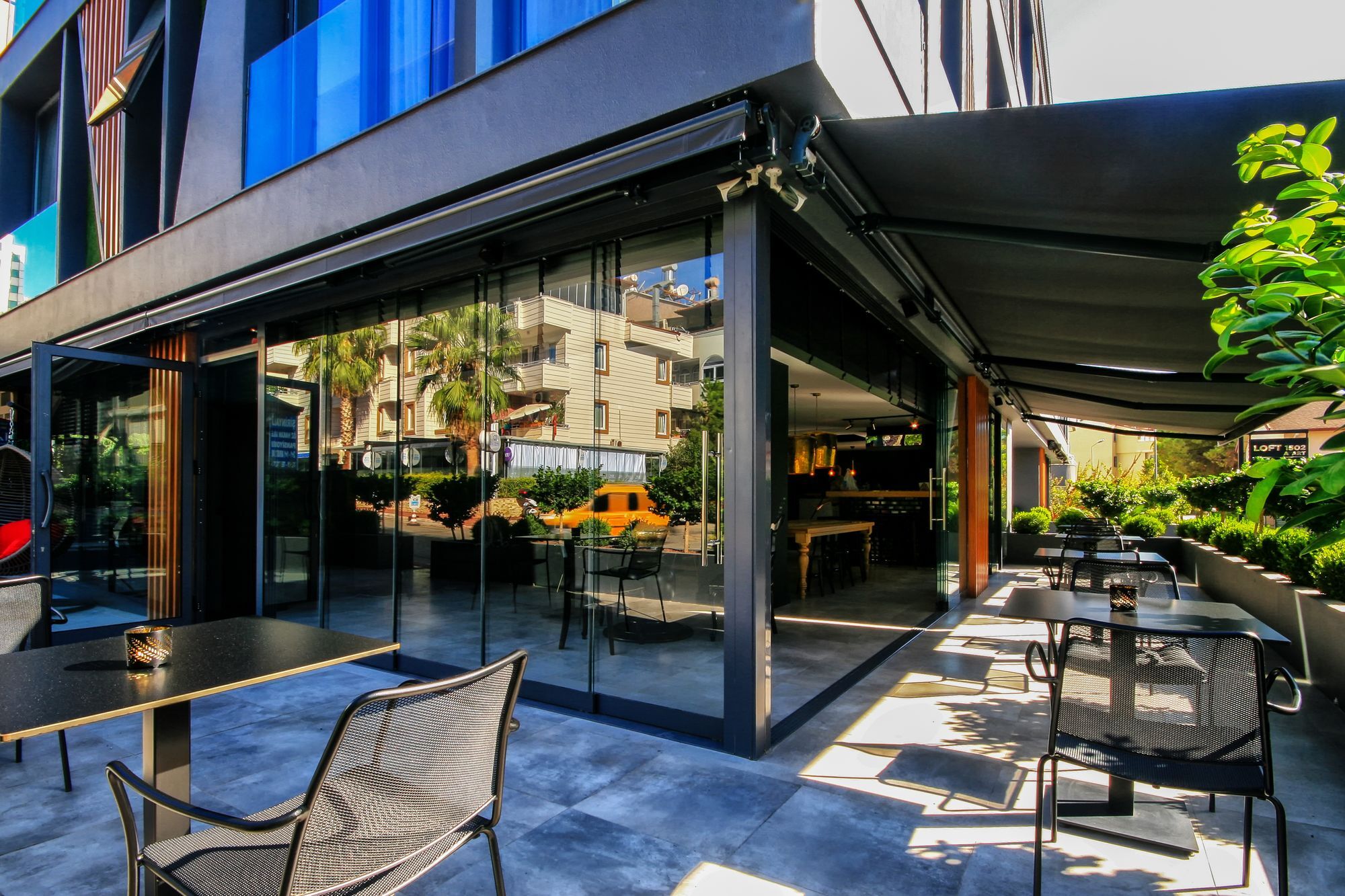 Loft 1502 *
