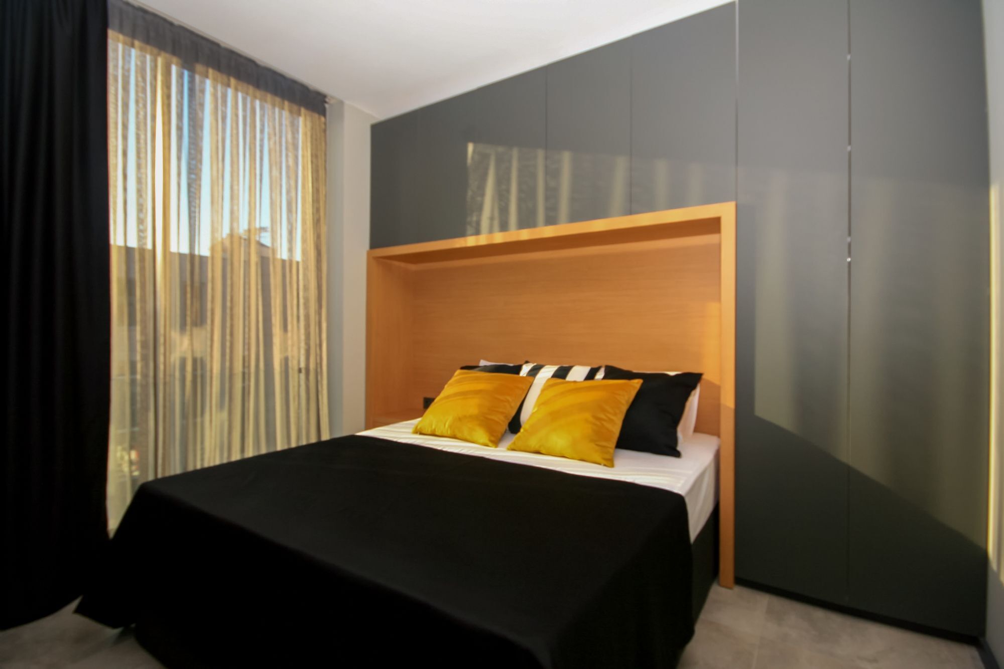 Loft 1502 *