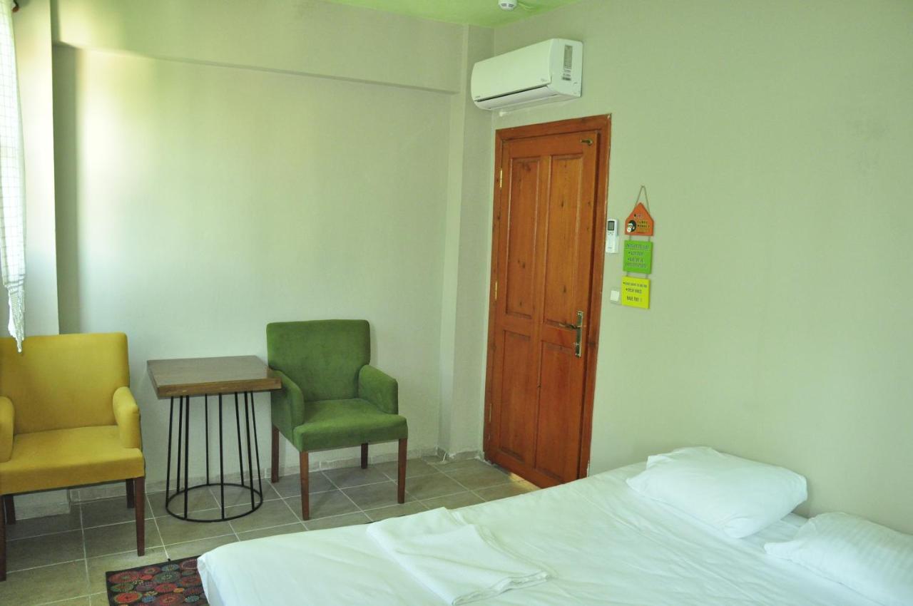 Funky Monkey Hostel&pub * Antalya