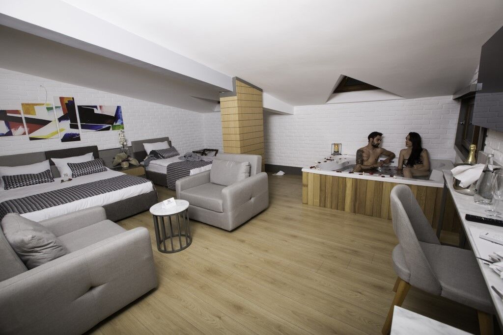 Laren Seaside &