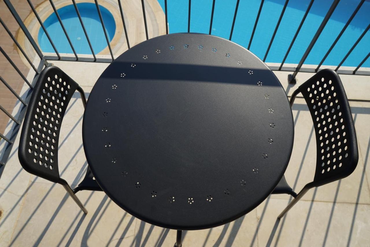 Mene Aparthotel 2*